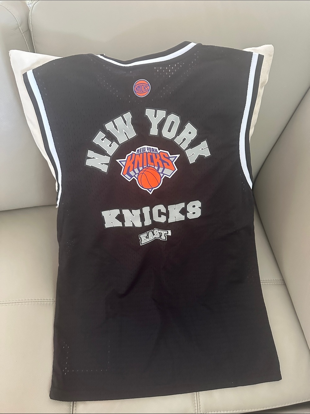 NBA Black New York Knicks Mesh Jersey Tank with White Trim unisex - Picture 2 of 6